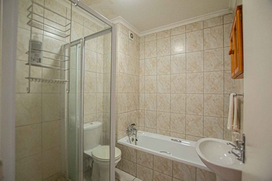 To Let 3 Bedroom Property for Rent in Klein Welgevonden Western Cape